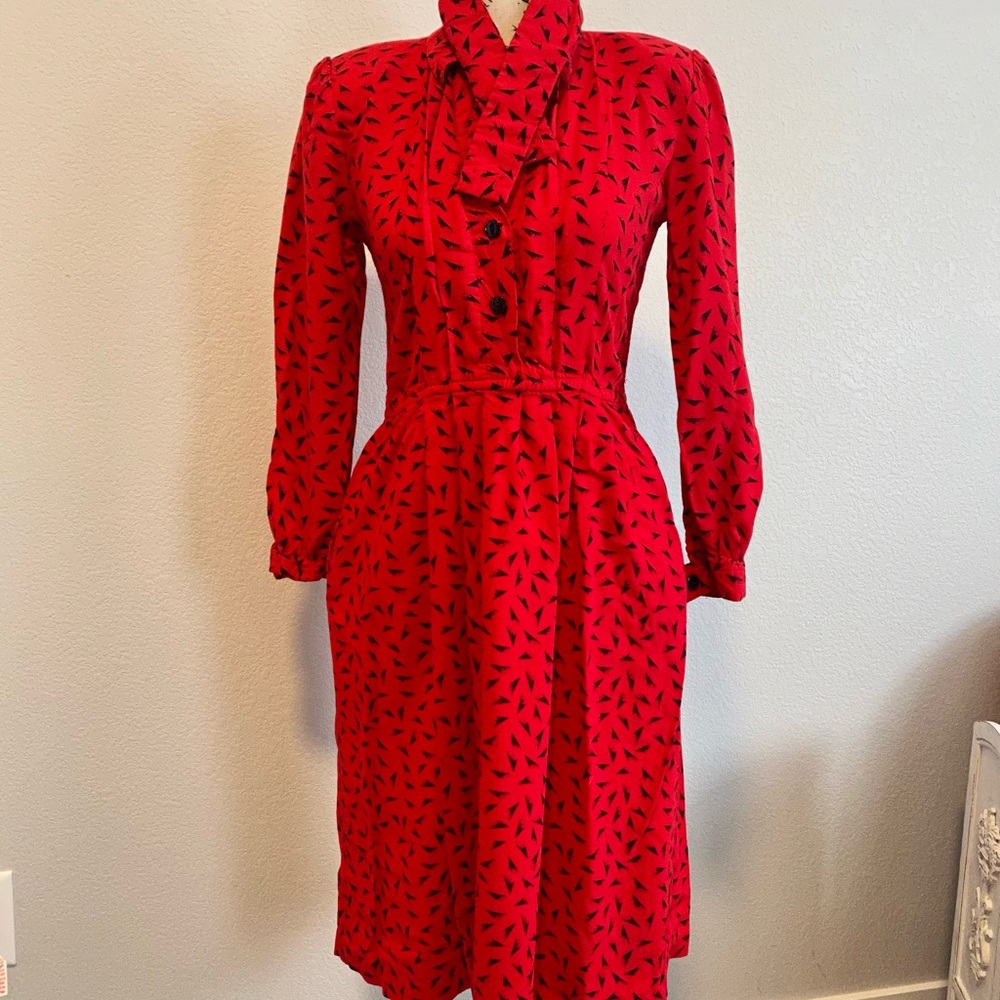 Vintage midi 80’s red dress with black geometric patterns size 4P